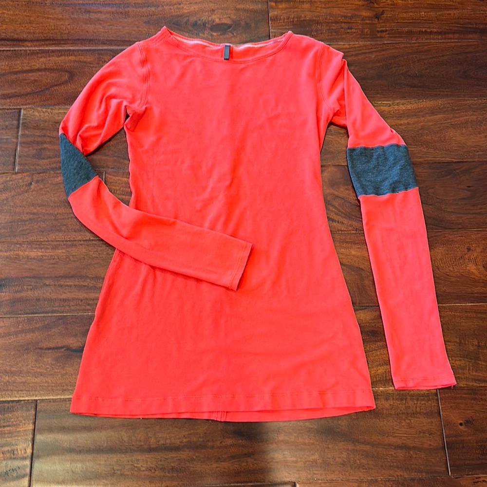 Lululemon cover up - long sleeve t in orange with gray stripe detail - xs